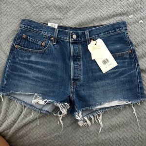 PREMIUM LEVIS 501 JEAN SHORTS